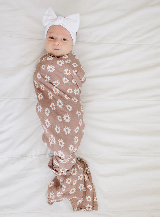 Load image into Gallery viewer, Daisy Dream Muslin Swaddle Blanket
